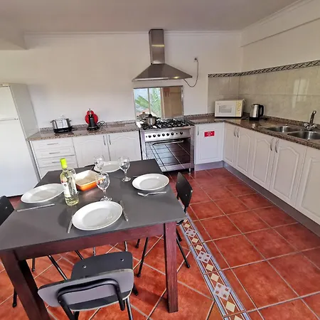 Casa Dos Avos With Pool In Nyaraló Funchal