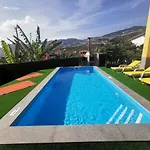 펜션 Casa Dos Avos With Pool In *
