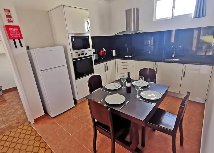 Casa Dos Avos With Pool In Hébergement de vacances